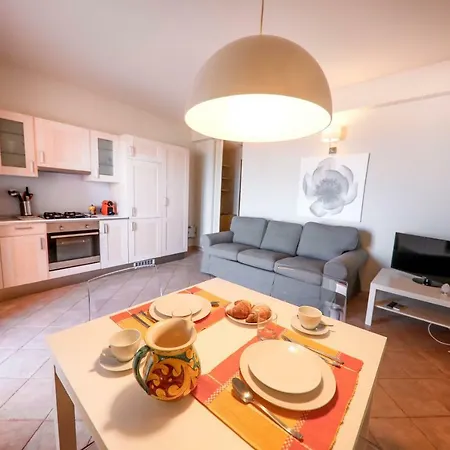 Kelly Apartment *